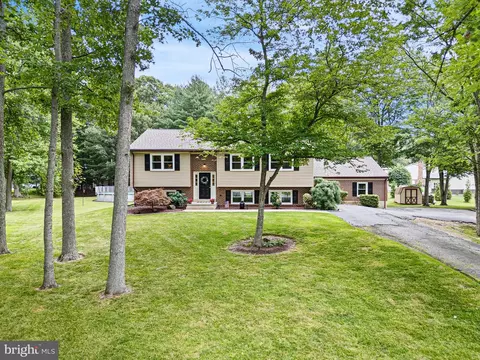 Exterior - 8 Chrissy Ct, Bear, DE 19701 photo 3 of 11