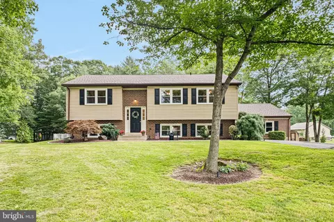 8 Chrissy Ct, Bear, DE 19701