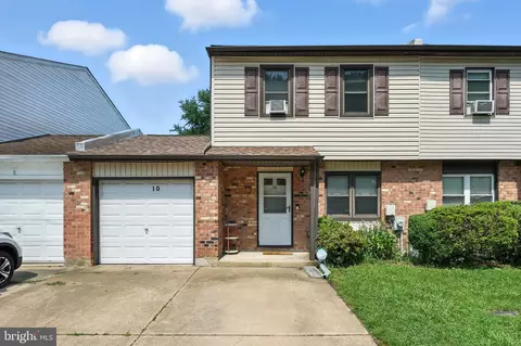 10 Bradley Dr, Newark, DE 19702