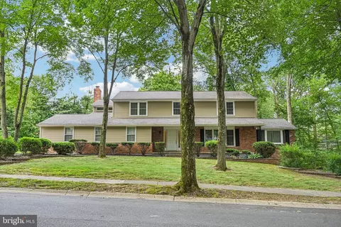 2002 Brandywood Ln, Wilmington, DE 19810