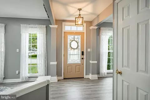 Entry Way - 9 E Hawthorne Dr, Newark, DE 19702 photo 1 of 7