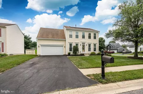 9 E Hawthorne Dr, Newark, DE 19702