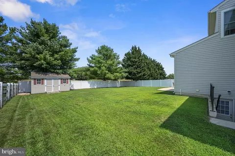 Exterior - 16 E Shakespeare Dr, Middletown, DE 19709 photo 4 of 4