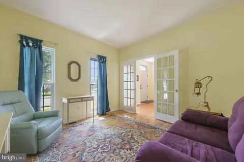 Entry Way - 16 E Shakespeare Dr, Middletown, DE 19709 photo 2 of 6