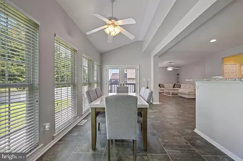 Entry Way - 16 E Shakespeare Dr, Middletown, DE 19709 photo 5 of 6