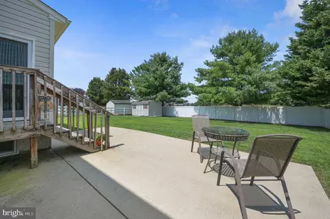 Exterior - 16 E Shakespeare Dr, Middletown, DE 19709 photo 2 of 4