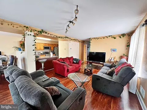 Living - 326 Marldale Dr, Middletown, DE 19709 photo 2 of 2