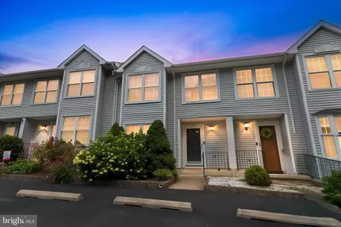 102 Roseman Ct, Newark, DE 19711