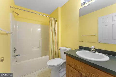 Bath - 18 Dynasty Dr, Bear, DE 19701 photo 1 of 2