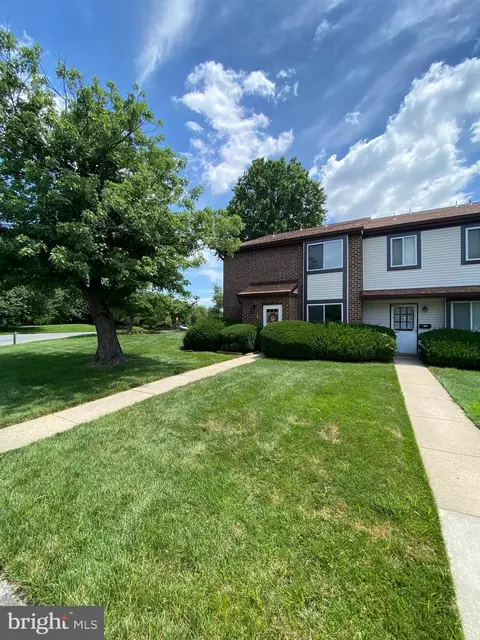 4002 Golf View Dr #4002, Newark, DE 19702