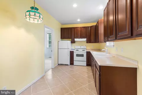 Kitchen - 8 Peacock Pl, Newark, DE 19711 photo 5 of 5