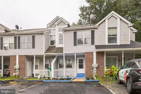 9 Brian Ct, New Castle, DE 19720