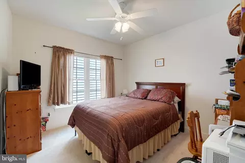 69 Devalinder Dr, Newark, DE 19702 photo 9