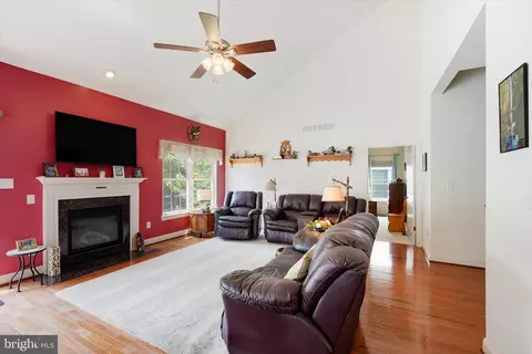 69 Devalinder Dr, Newark, DE 19702 photo 15