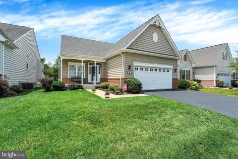 69 Devalinder Dr, Newark, DE 19702