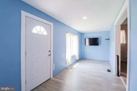 Entry Way - 2 Wistar St, Claymont, DE 19703 photo 1 of 3