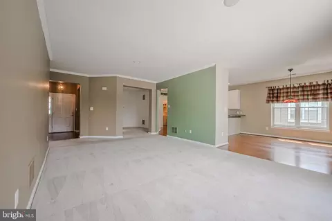 Living - 48 Springmill Dr, Middletown, DE 19709 photo 3 of 4