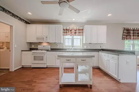 Kitchen - 48 Springmill Dr, Middletown, DE 19709 photo 3 of 5