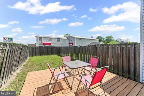 Exterior - 3 E Perpen Ct, Newark, DE 19702 photo 3 of 4