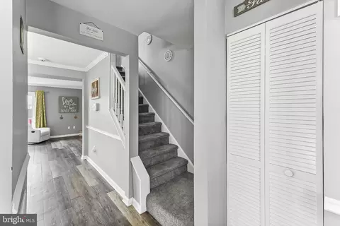 Entry Way - 3 E Perpen Ct, Newark, DE 19702 photo 5 of 7