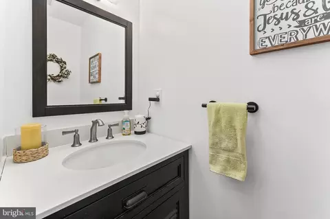 Bath - 3 E Perpen Ct, Newark, DE 19702 photo 1 of 3