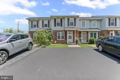 Exterior - 3 E Perpen Ct, Newark, DE 19702 photo 2 of 4