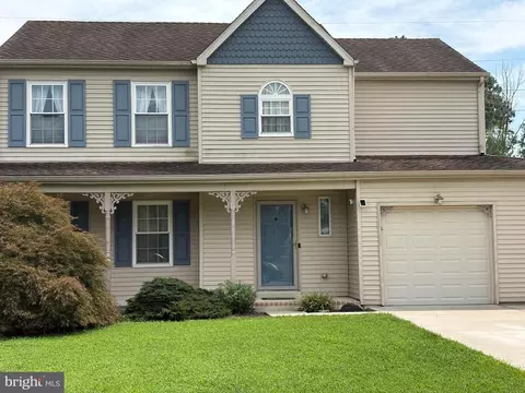 6 E Kapok Dr, Newark, DE 19702