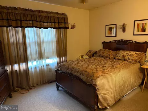 Bedroom - 6 E Kapok Dr, Newark, DE 19702 photo 5 of 5