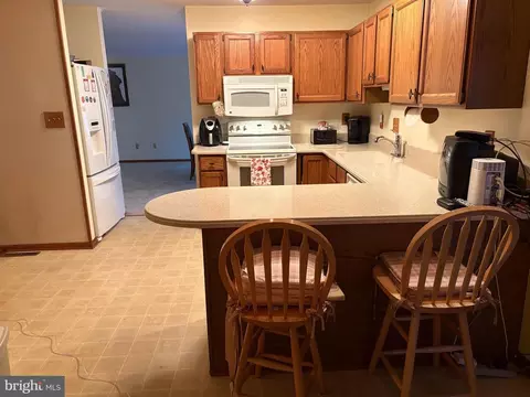 Kitchen - 6 E Kapok Dr, Newark, DE 19702 photo 1 of 5
