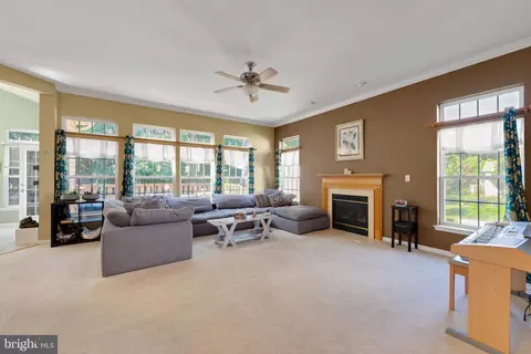 Living - 25 Browning Cir, Middletown, DE 19709 photo 2 of 3