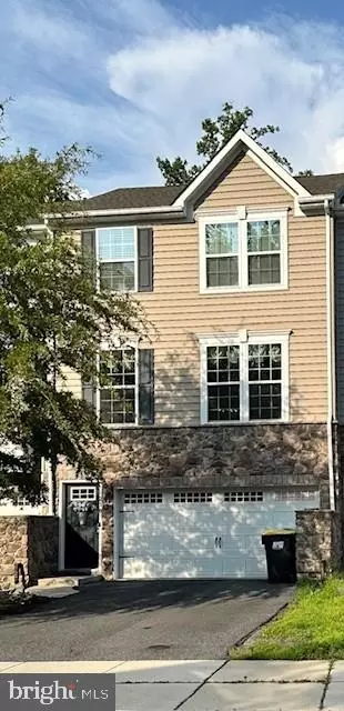 218 General Grey Ct, Newark, DE 19702