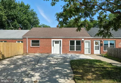 55 Simonds Dr, New Castle, DE 19720