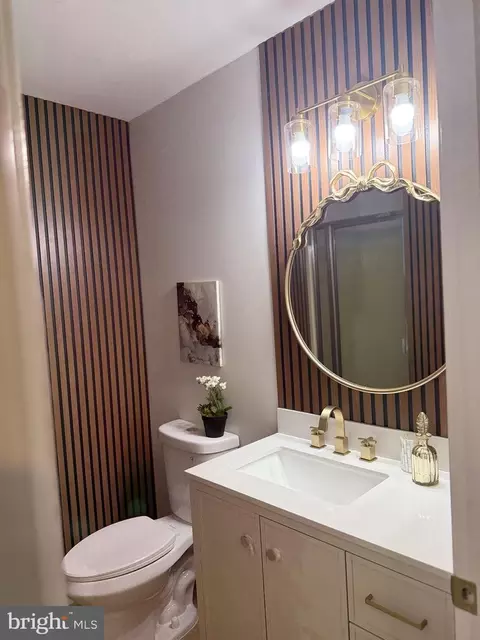 Bath - 17 Versailles Ct, Newark, DE 19702 photo 3 of 4