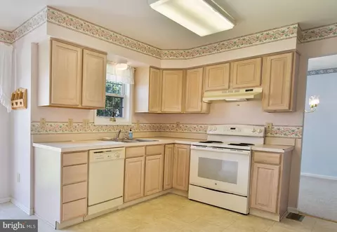 Kitchen - 29 Bastille Loop, Newark, DE 19702 photo 2 of 3