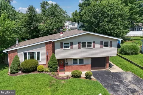 2504 Mccawber Dr, Wilmington, DE 19808