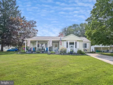 21 Wardor Ave, New Castle, DE 19720