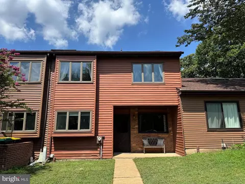 5459 Pinehurst Dr, Wilmington, DE 19808