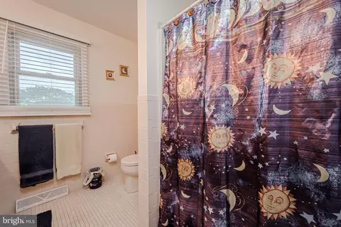 Bath - 317 Manubay Ct, Bear, DE 19701 photo 5 of 8