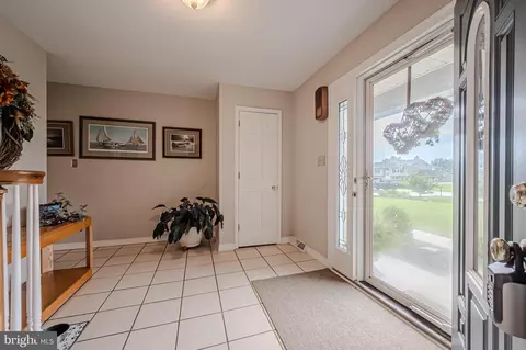 Entry Way - 317 Manubay Ct, Bear, DE 19701 photo 2 of 7