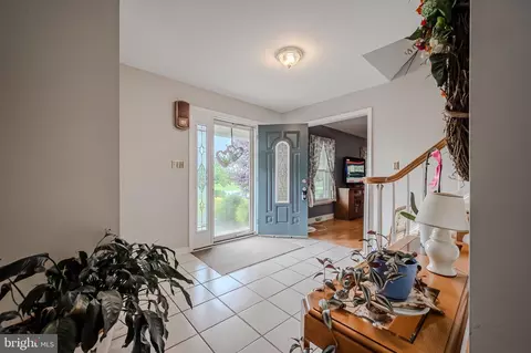 Entry Way - 317 Manubay Ct, Bear, DE 19701 photo 1 of 7