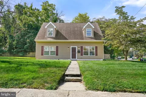 172 Riverview Dr, New Castle, DE 19720