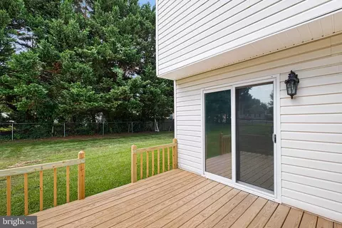 Exterior - 13 Iris Ln, Newark, DE 19702 photo 3 of 6