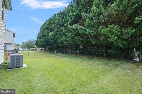 Exterior - 13 Iris Ln, Newark, DE 19702 photo 6 of 6