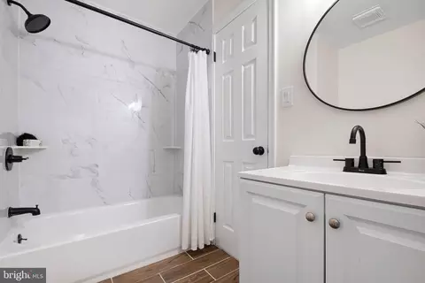 Bath - 13 Iris Ln, Newark, DE 19702 photo 1 of 1