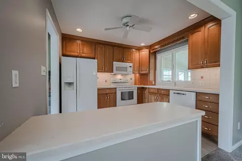Kitchen - 84 Ruby Dr, Claymont, DE 19703 photo 2 of 3