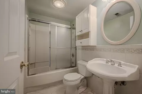 Bath - 84 Ruby Dr, Claymont, DE 19703 photo 1 of 4