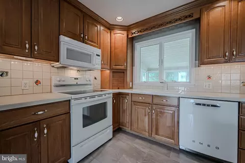 Kitchen - 84 Ruby Dr, Claymont, DE 19703 photo 3 of 3
