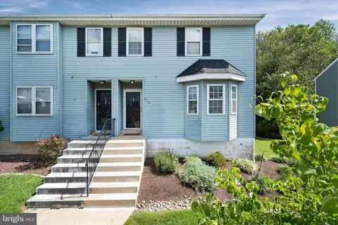 270 Green Ln, Newark, DE 19711