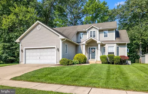 418 Douglas D Alley Dr, Newark, DE 19713