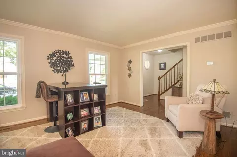 Living - 115 E Wilkerdean Dr, Newark, DE 19711 photo 1 of 2